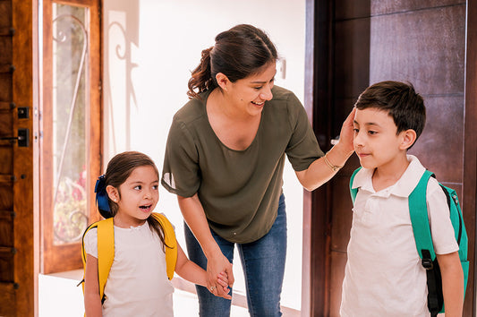 Hábitos saludables para el año escolar:  Cómo apoyar la concentración y la energía para los padres e hijos