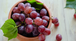 Uvas y pimientos rojos