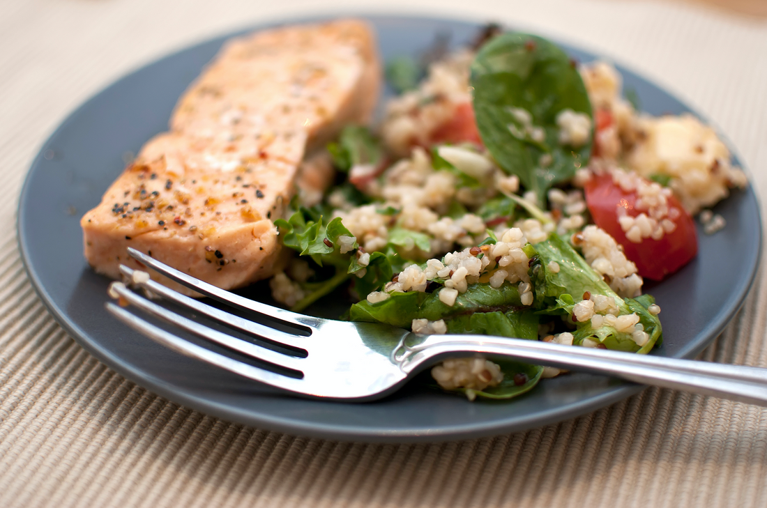 Quinoa con salmón y espinaca