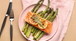 Salmón con espárragos y aguacate