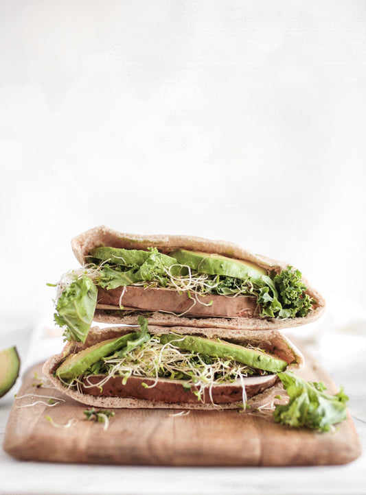 Tostada con refrescante ensalada de atún