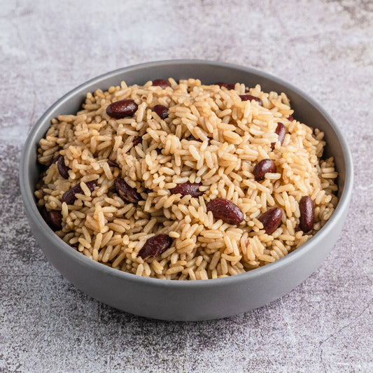 Lomo de cerdo con frijoles negros y arroz integral