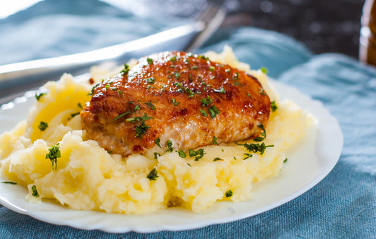 Pollo con puré de batata y coliflor