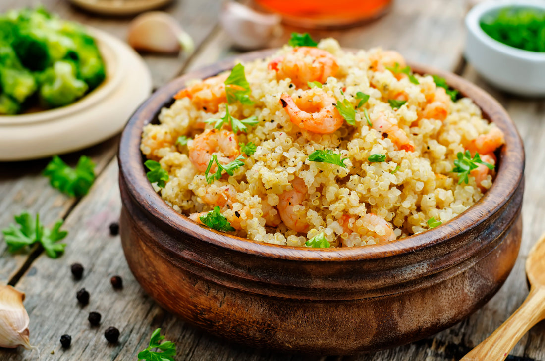 Tazón de quinoa con camarones y coco