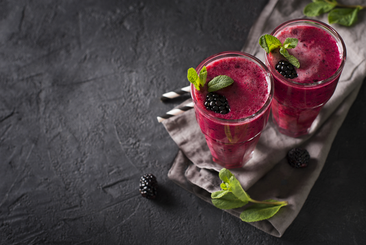 Batido de Té de Jamaica y Moras, ¡A la Menta!