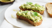Tostada con aguacate