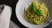 Pasta de aguacate al pesto