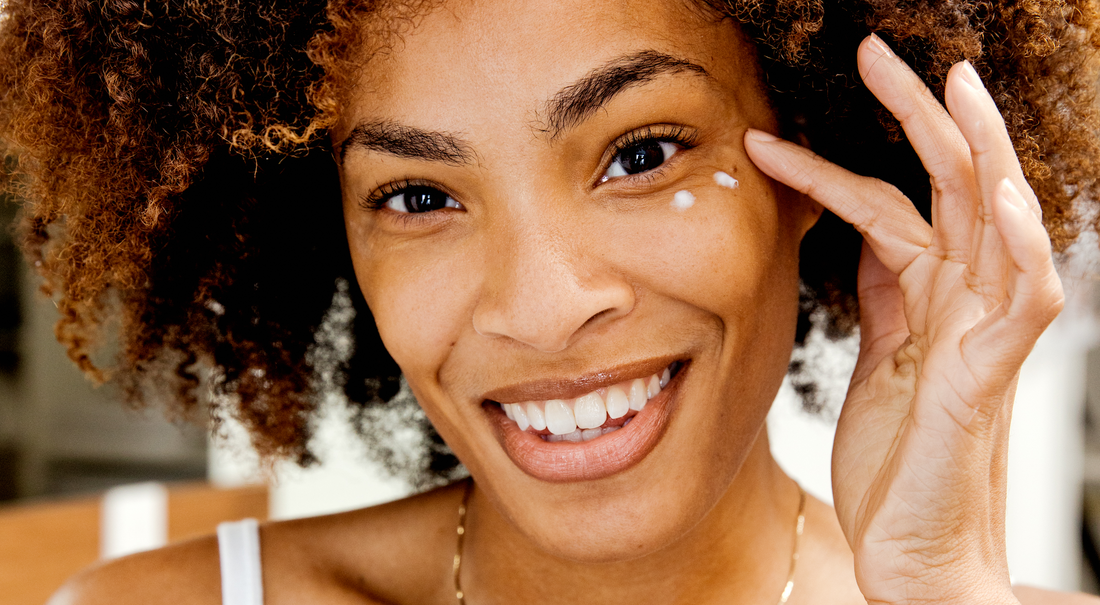 5 Errores que debes evitar al aplicar la crema de ojos