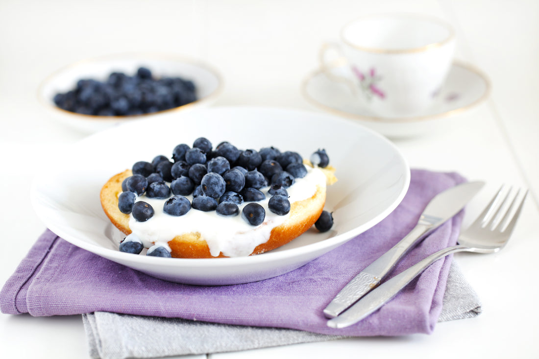 English muffin con yogur y bayas