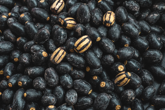 Crema de frijoles negros con un toque crujiente