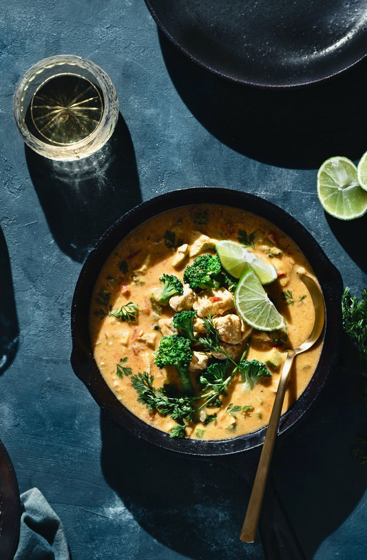 Bol de pollo y farro al curry